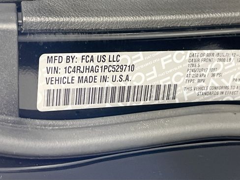 Used 2023 Jeep Grand Cherokee Laredo w/ Luxury Tech Group I AWD/4WD image 30