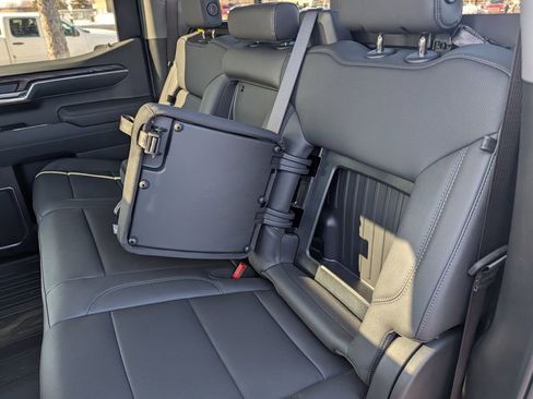 New 2026 GMC Sierra 1500 SLT w/ SLT Premium Plus Package image 32