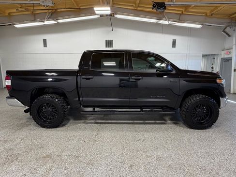 Used 2020 Toyota Tundra SR5 w/ SR5 Upgrade Package image 5