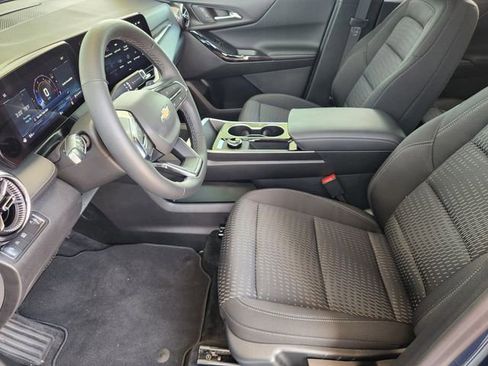 New 2026 Chevrolet Equinox LT w/ Safety and Technology Package FWD image 11