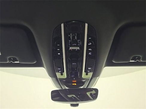 Certified 2022 Porsche Cayenne image 25