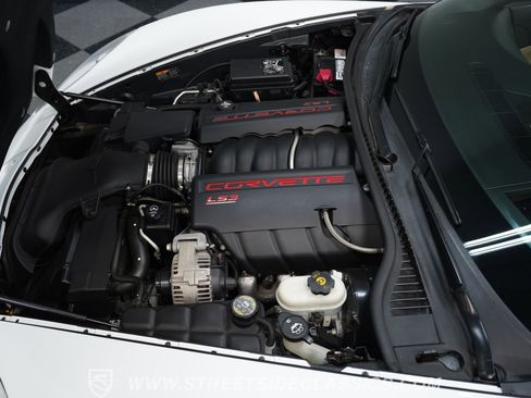 Used 2012 Chevrolet Corvette Grand Sport w/ 2LT Preferred Equipment Group image 3