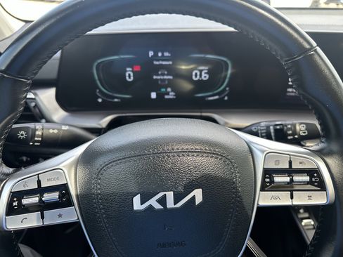 Used 2025 Kia Telluride S AWD/4WD image 29