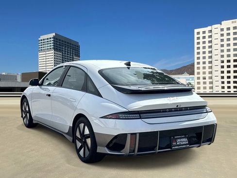 Used 2024 Hyundai Ioniq 6 SE RWD image 3