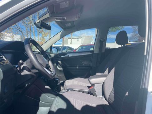 Used 2022 Volkswagen Tiguan S image 15