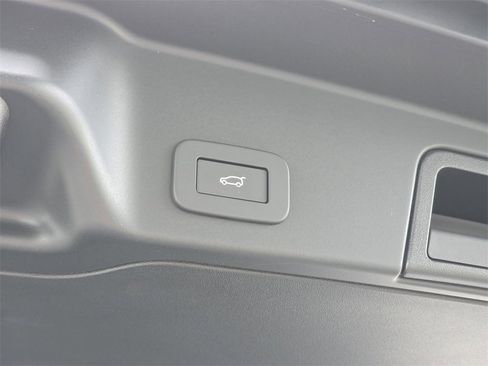 New 2026 Land Rover Range Rover Evoque S image 13