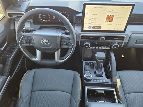 Certified 2025 Toyota Tacoma Trailhunter image 25