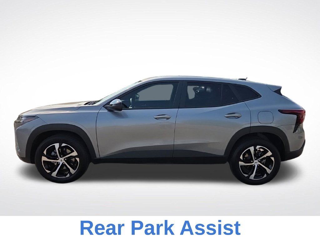 Used 2025 Chevrolet Trax RS w/ Sunroof Package FWD image 10