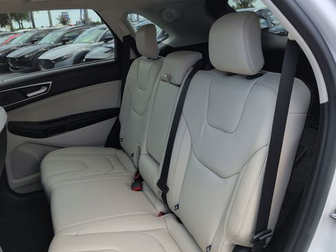 Used 2020 Ford Edge Titanium FWD image 14