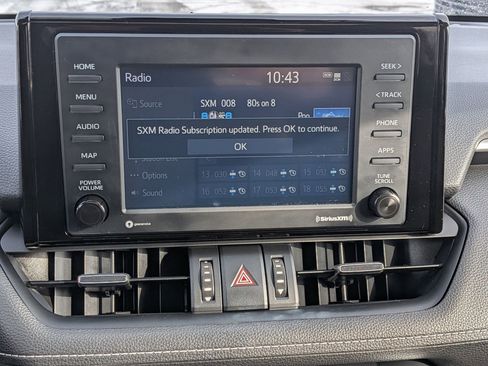 Used 2022 Toyota RAV4 XLE Premium image 11