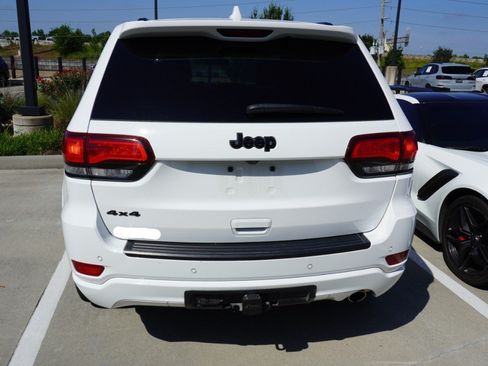 Used 2021 Jeep Grand Cherokee Laredo X AWD/4WD image 5