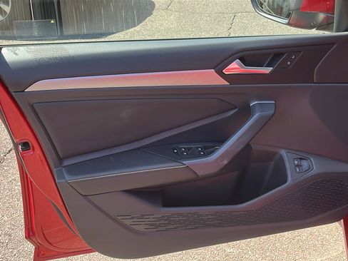 Used 2023 Volkswagen Jetta SE image 11