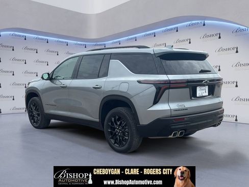 Used 2024 Chevrolet Traverse LT w/ Midnight/Sport Edition FWD image 15