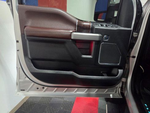 Used 2017 Ford F450 Platinum image 34