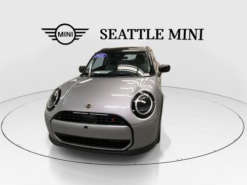 Certified 2025 MINI Cooper S image 4