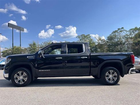 Used 2025 GMC Sierra 1500 SLT image 3