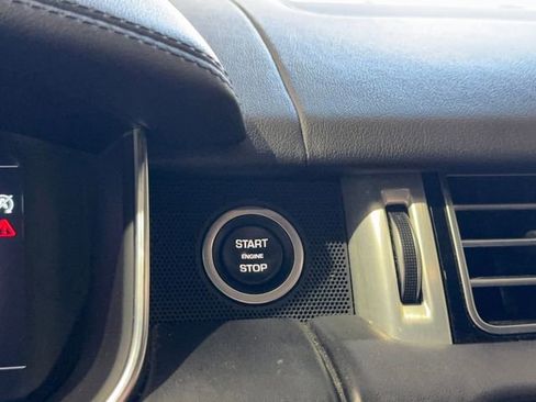 Used 2020 Land Rover Range Rover HSE image 17