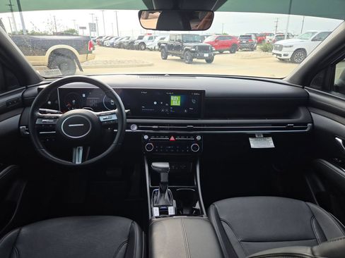Used 2025 Hyundai Santa Cruz Limited AWD/4WD image 15