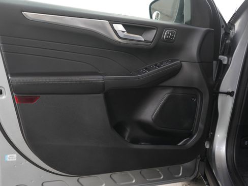 Used 2022 Ford Escape Titanium image 18