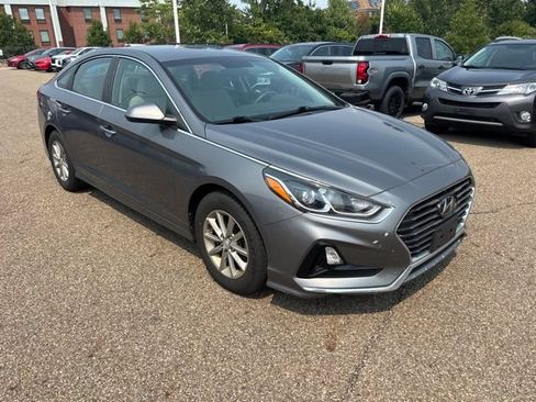 Used 2019 Hyundai Sonata SE FWD image 2