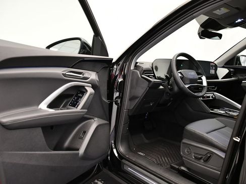 Used 2025 Audi Q5 Premium w/ Convenience Package image 36