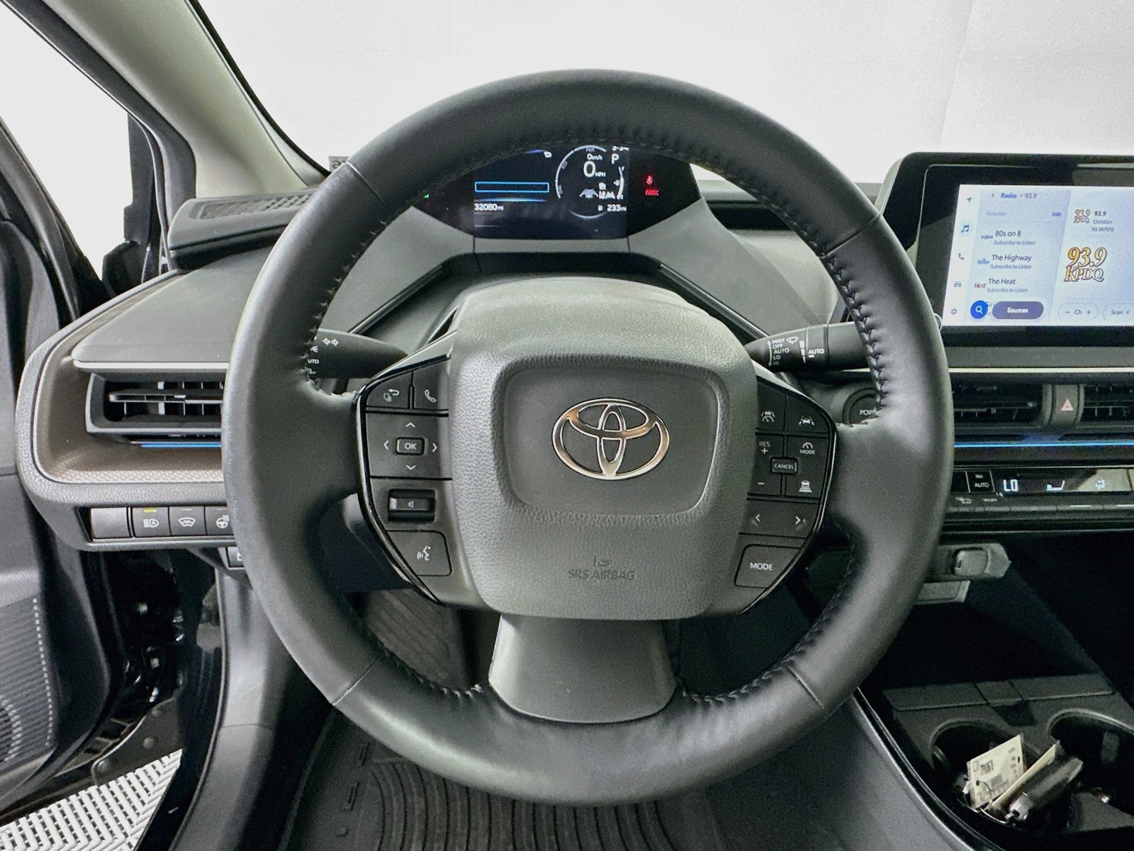 Used 2023 Toyota Prius XLE AWD/4WD image 11