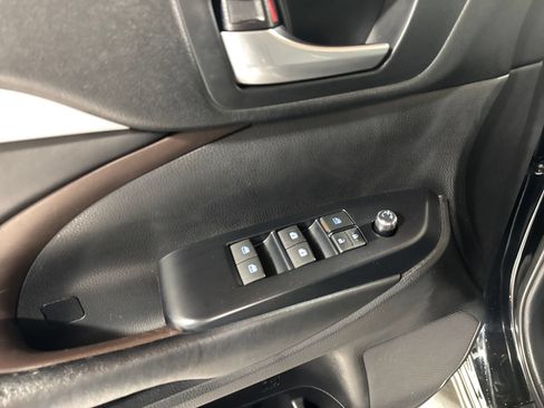 Used 2018 Toyota Highlander XLE AWD/4WD image 16