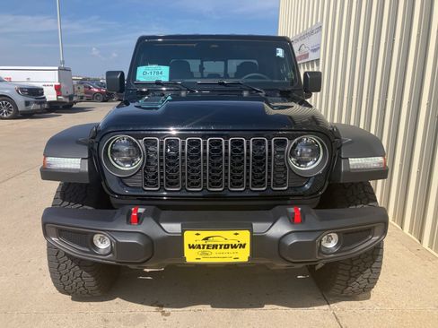 Used 2026 Jeep Gladiator Rubicon AWD/4WD image 2
