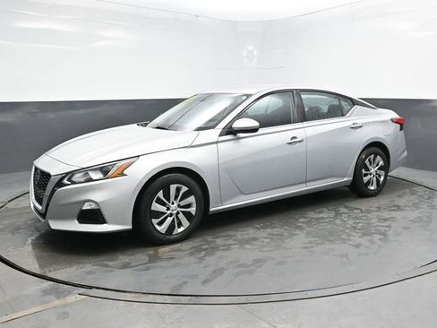Used 2021 Nissan Altima 2.5 S image 3