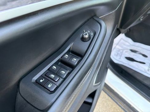 Used 2022 Jeep Grand Cherokee L Limited w/ Luxury Tech Group II AWD/4WD image 15