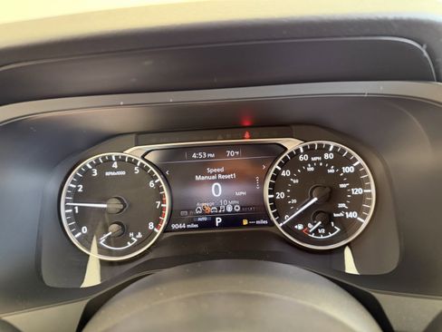 Used 2024 Nissan Pathfinder S image 14