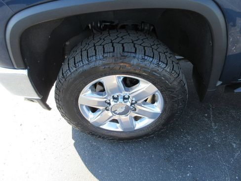 Used 2020 Chevrolet Silverado 3500 LTZ w/ LTZ Convenience Package AWD/4WD image 15