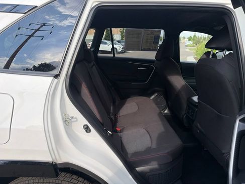 Used 2025 Toyota RAV4 SE AWD/4WD image 16