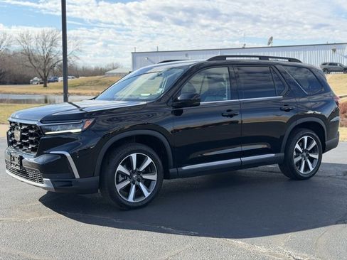 Used 2023 Honda Pilot Elite image 3
