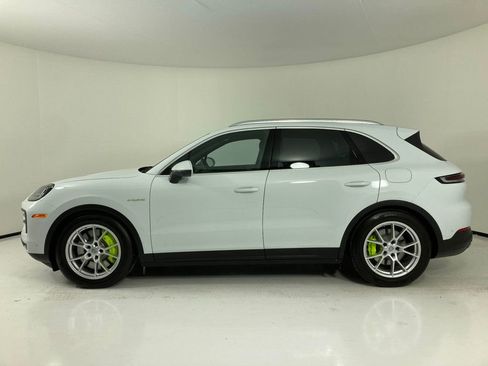 Certified 2024 Porsche Cayenne S image 2