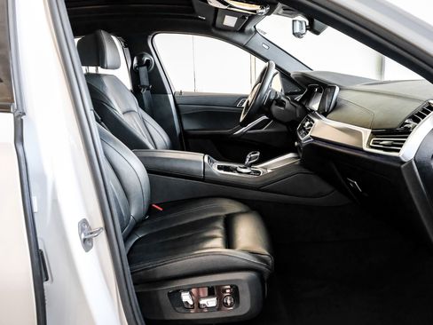 Used 2020 BMW X6 sDrive40i w/ M Sport Package image 33