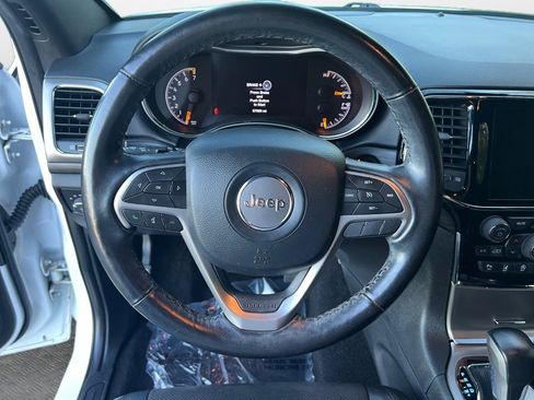Used 2020 Jeep Grand Cherokee Altitude image 12