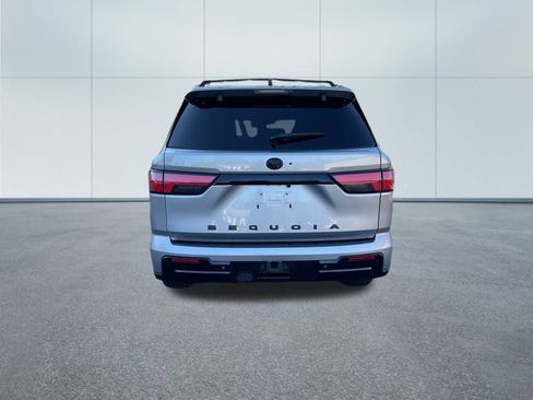 Used 2024 Toyota Sequoia Platinum image 6