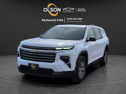 Used 2025 Chevrolet Traverse LT w/ Driver Confidence Package