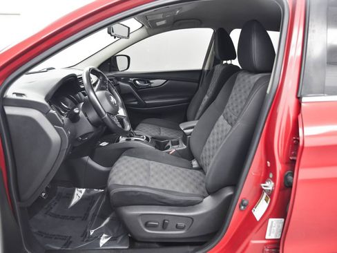 Used 2018 Nissan Rogue Sport SV w/ SV Technology Package image 11