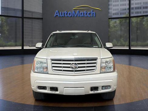 Used 2005 Cadillac Escalade AWD image 2