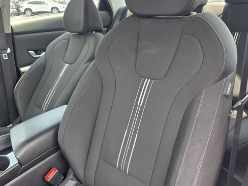 Used 2025 Hyundai Elantra SEL FWD image 22