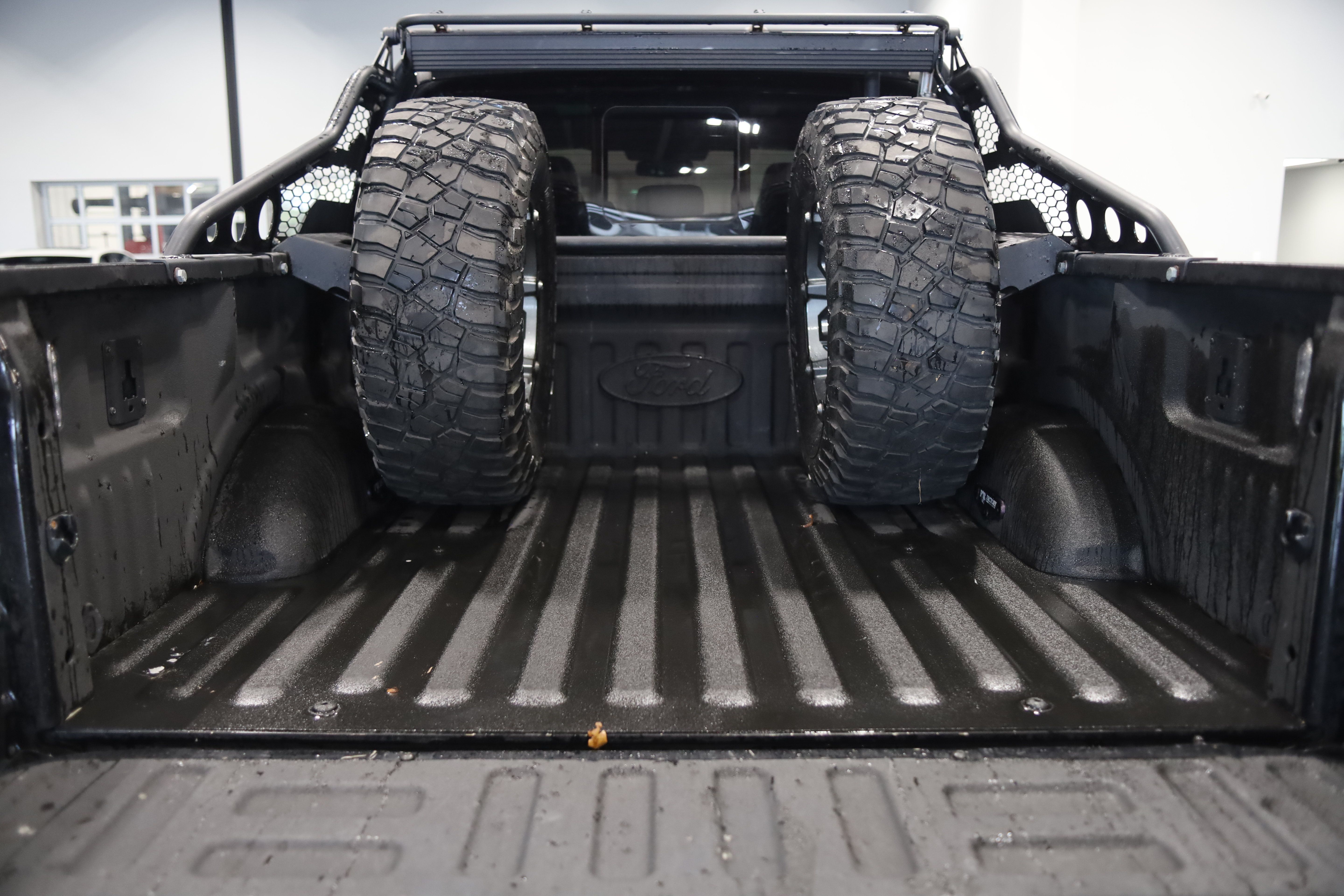 Used 2018 Ford F150 Raptor w/ Equipment Group 802A Luxury AWD/4WD image 7