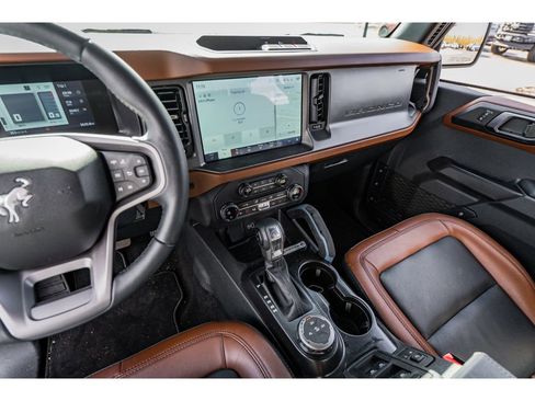 Used 2024 Ford Bronco Outer Banks image 14