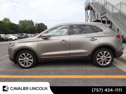 Used 2017 Lincoln MKC Select w/ Select Plus Package FWD image 8