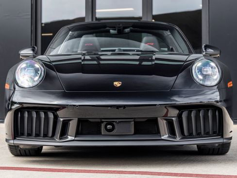 Certified 2026 Porsche 911 Targa 4 GTS image 8