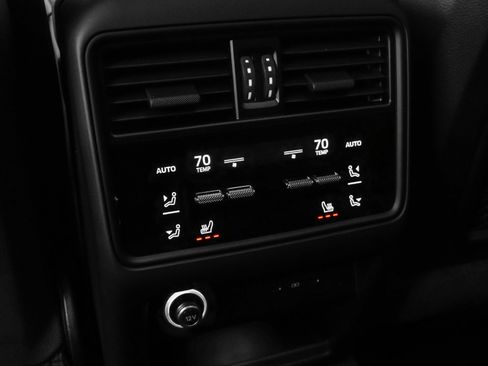 Used 2025 Porsche Cayenne S image 44