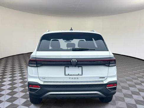 New 2025 Volkswagen Taos SE image 3