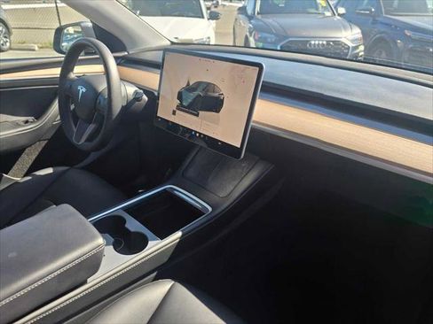 Used 2023 Tesla Model Y Performance image 12