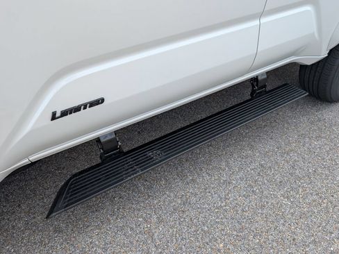 New 2026 Toyota 4Runner Limited AWD/4WD image 9